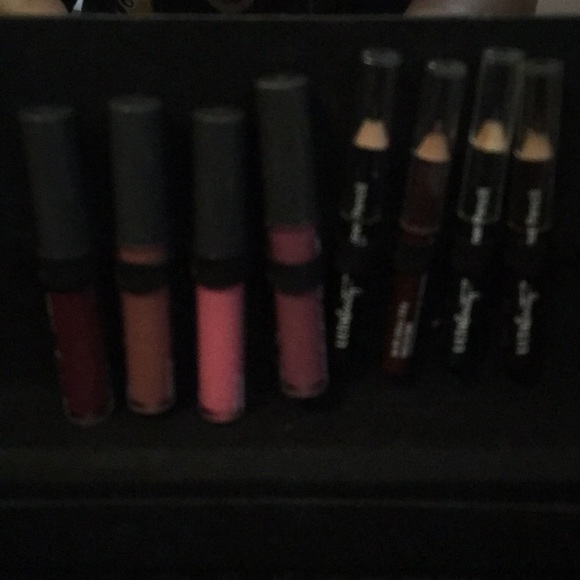 Makeup - Picture 4 of 4